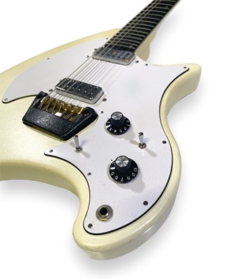 Lot 451 - SIOUXSIE AND THE BANSHEES - OVATION GUITAR PLAYED BY ROBERT SMITH.