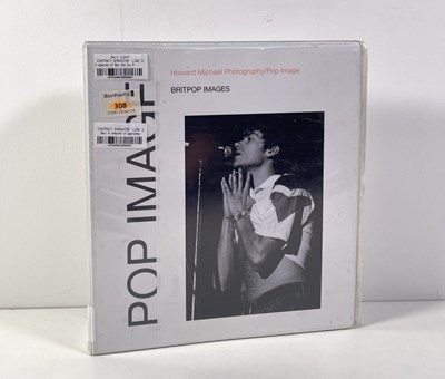 Lot 302 - BLUR - LIVE PHOTOS C 1995 WITH COPYRIGHT.