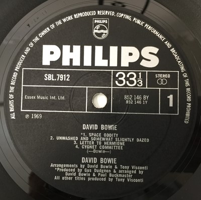 Lot 250 - DAVID BOWIE - DAVID BOWIE (PHILIPS) LP (ORIGINAL UK COPY - SBL 7912)