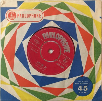 Lot 4 - The Beatles - Love Me Do 7" (1st UK Pressing - Parlophone 45-R 4949)