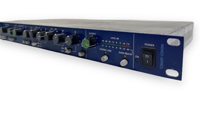 Lot 567 - YES INTEREST - CHRIS SQUIRE USED TL AUDIO 2051 PROCESSOR.