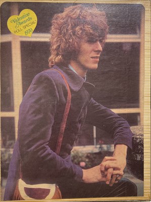 Lot 422 - DAVID BOWIE SCRAPBOOKS INC FAN TAKEN / UNSEEN PHOTOS.