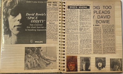 Lot 422 - DAVID BOWIE SCRAPBOOKS INC FAN TAKEN / UNSEEN PHOTOS.