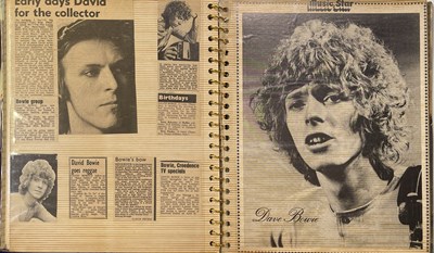 Lot 422 - DAVID BOWIE SCRAPBOOKS INC FAN TAKEN / UNSEEN PHOTOS.