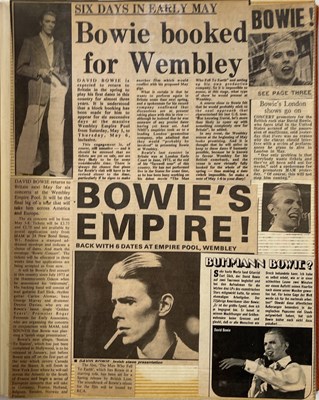 Lot 422 - DAVID BOWIE SCRAPBOOKS INC FAN TAKEN / UNSEEN PHOTOS.