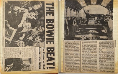 Lot 422 - DAVID BOWIE SCRAPBOOKS INC FAN TAKEN / UNSEEN PHOTOS.