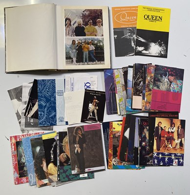 Lot 403 - QUEEN - FAN CLUB EPHEMERA INC PHOTOS.
