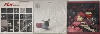 Lot 747 - THE RED HOT CHILI PEPPERS/ DAVE GROHL - LP PACK