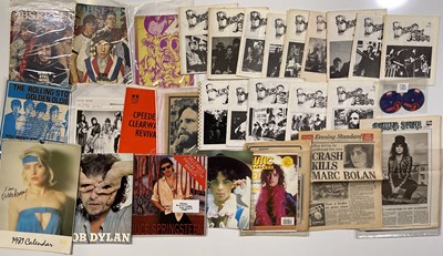 Lot 70 - ASSORTED MUSIC MEMORABILIA - COLLECTABLES / MAGAZINES INC OZ.