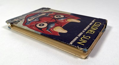 Lot 20 - ROBERT MARKHAM (KINGSLEY AMIS) - JAMES BOND - COLONEL SUN (1968) AUSTRALIAN BOOK CLUB EDITION.