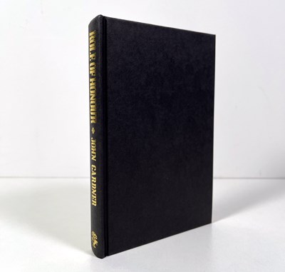 Lot 27 - JOHN GARDNER - JAMES BOND - ROLE OF HONOUR - 1984- UK SIGNED FIRST EDITION.