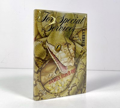 Lot 29 - JOHN GARDNER - JAMES BOND - FOR SPECIAL SERVICES - 1982 - SIGNED UK FIRST EDITION.