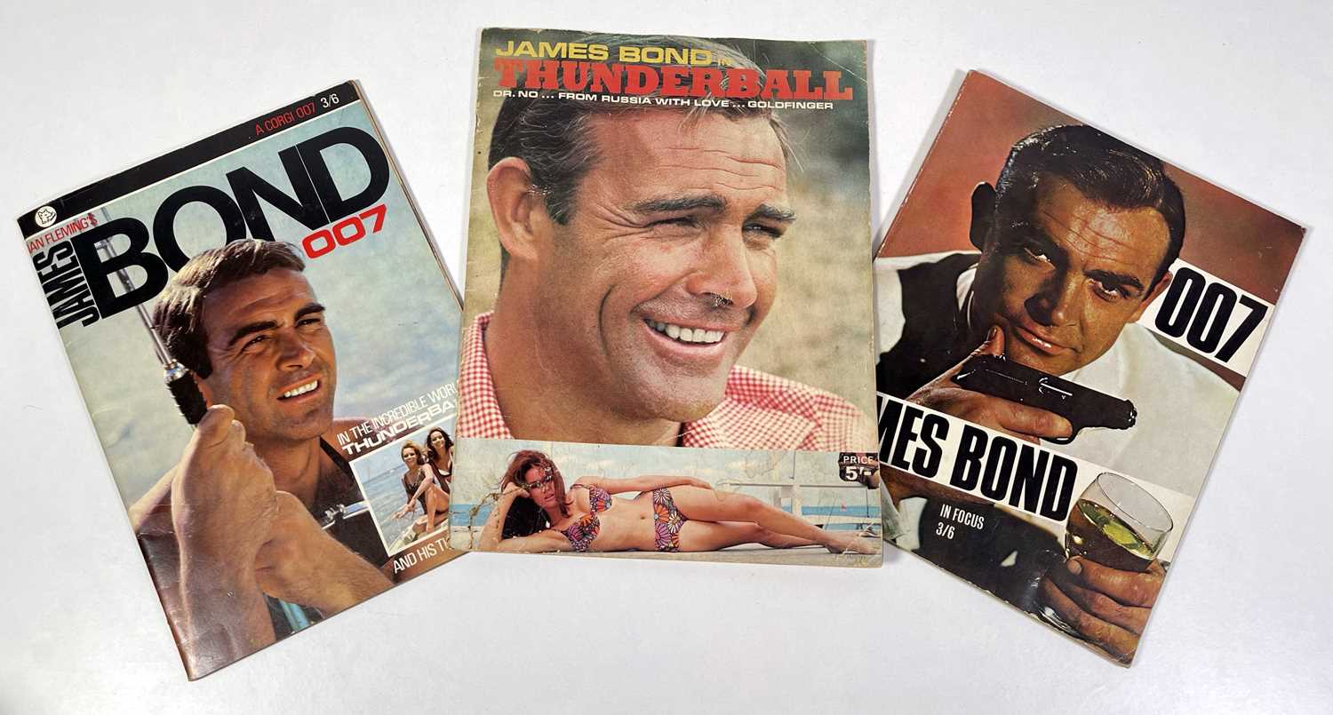Lot 10 - JAMES BOND - ORIGINAL FILM BOOKS.