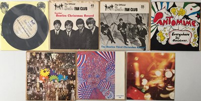 Lot 72 - THE BEATLES - COMPLETE CHRISTMAS FLEXI DISC COLLECTION (INC 5 ORIGINAL ENVELOPES)