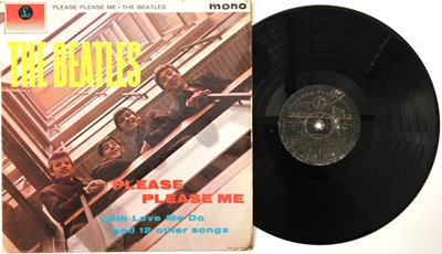 Lot 64 - THE BEATLES - PLEASE PLEASE ME LP (BLACK & GOLD PARLOPHONE - DICK JAMES - PMC 1202)