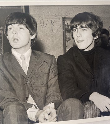 Lot 362 - PAUL MCCARTNEY & GEORGE HARRISON - CAIRD HALL, DUNDEE 1964 SIGNED PHOTOGRAPH