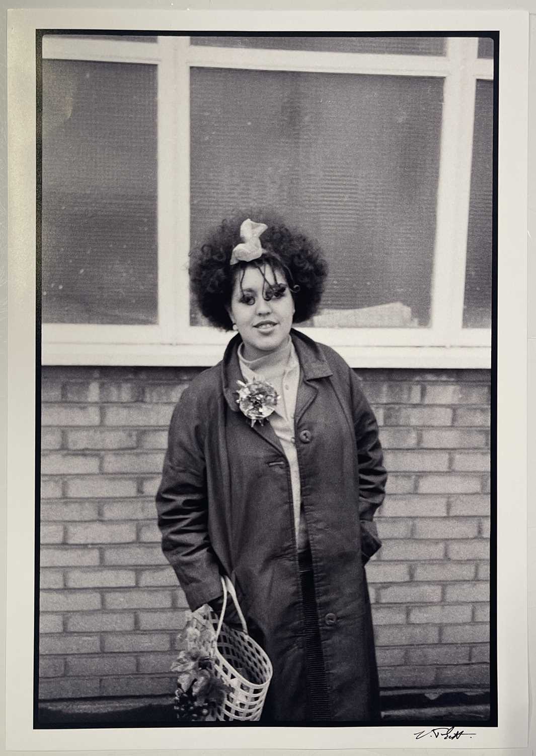 Lot 52 - POLY STYRENE - SHEPPERTON STUDIOS 1977 - PHOTOGRAPHER SIGNED PHOTO PRINT.