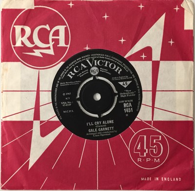 Lot 386 - GALE GARNETT - I'LL CRY ALONE 7" (RCA VICTOR - RCA 1451)