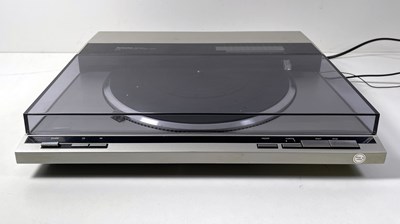 Lot 30B - TECHNICS QUARTZ SL-QL1 TURNTABLE.