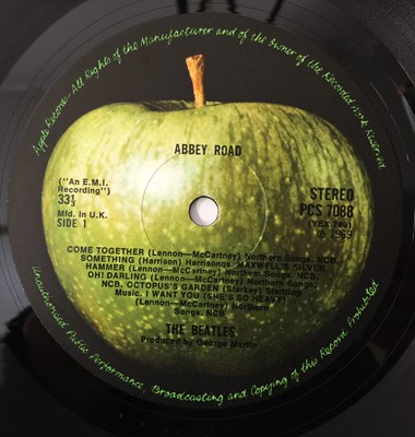 Lot 447 - THE BEATLES - ABBEY ROAD LP (PCS 7088 - MISALIGNED APPLE SLEEVE)