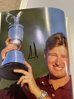 Lot 279 - GOLF MEMORABILIA - SIGNED GOLF BALLS AND SIGNED OPEN BOOKS.