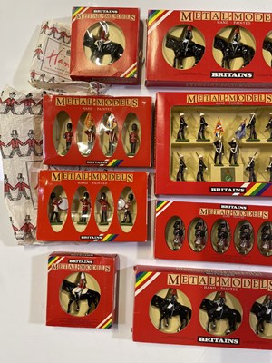 Lot 17 - LEAD SOLDIERS INC BRITAINS.