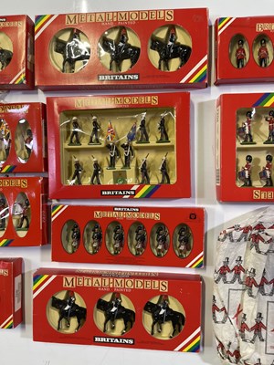 Lot 17 - LEAD SOLDIERS INC BRITAINS.