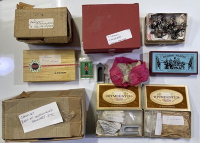 Lot 23 - LARGE COLLECTION OF TOY SOLDIERS MANY BY BRITAINS .