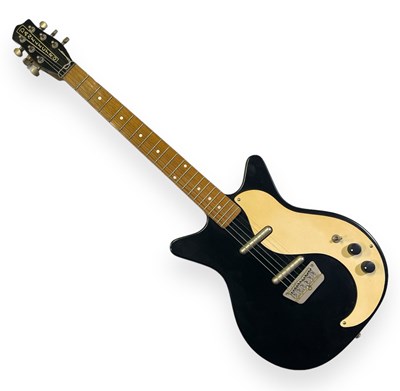 Lot 13 - A DANELECTRO ELECTRIC GUITAR.