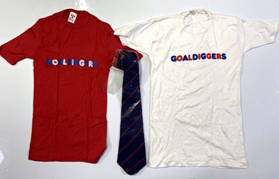 Lot 31 - ELTON JOHN - ORIGINAL 'GOALDIGGERS SONG' PROMOTIONAL ITEMS.