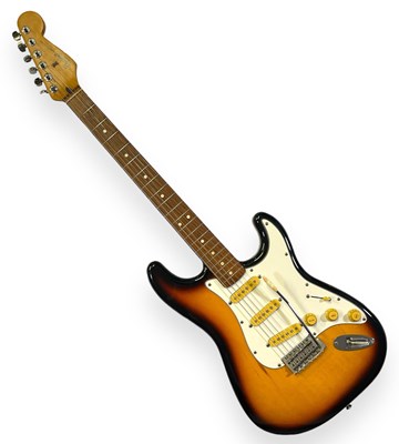 Lot 18 - FENDER STRATOCASTER 1995 MADE IN MEXICO ELECTRIC GUITAR.