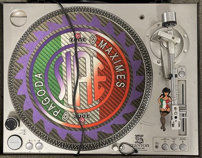 Lot 25 - DJ SETUP - TURNTABLES, MIXER & AMP