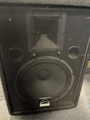 Lot 25 - DJ SETUP - TURNTABLES, MIXER & AMP