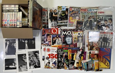 Lot 66 - MUSIC MEMORABILIA INC VINTAGE MAGAZINES / ELVIS BOXSET.