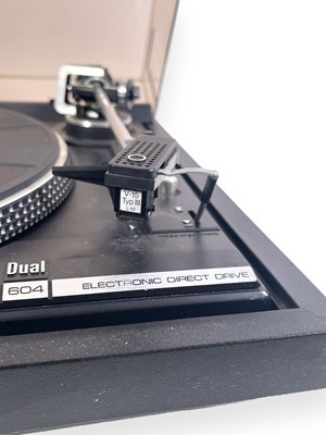 Lot 29 - DUAL 604 TURNTABLE.
