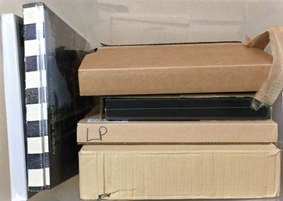 Lot 71 - THE BEATLES - LP BOX SETS