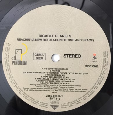 Lot 8 - DIGABLE PLANETS - REACHIN' (A NEW REFUTATION OF TIME AND SPACE) LP (EUROPEAN ORIGINAL - ELEKTRA - EKT 115)