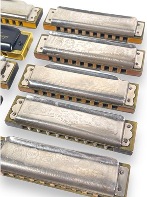 Lot 34 - COLLECTION OF HARMONICAS INC HOHNER SUPER VAMPER.