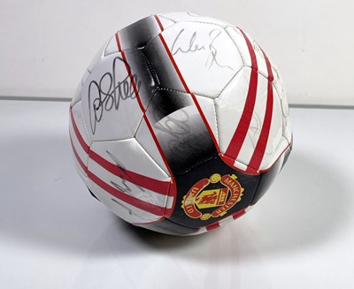 Lot 312 - SIGNED MANCHESTER UNITED FOOTBALL.