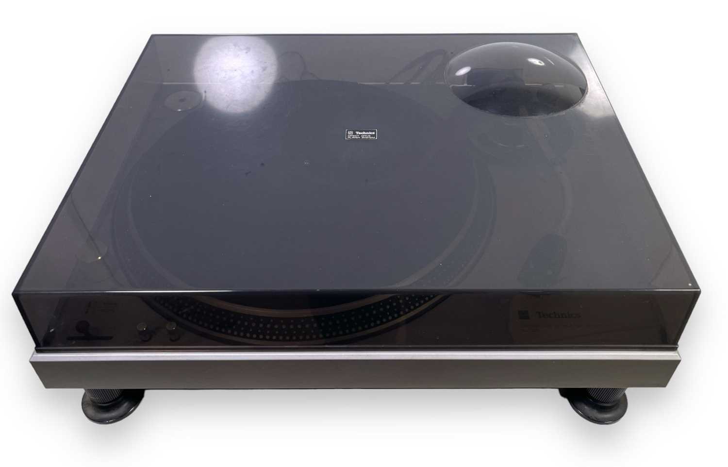 Lot 16 - TECHNICS SL-120 DIRECT DRIVE TURNTABLE.