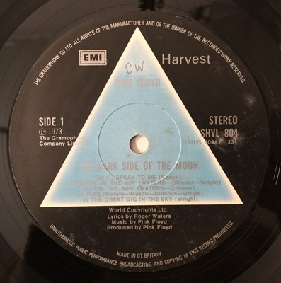 Lot 4 - PINK FLOYD - THE DARK SIDE OF THE MOON LP (UK COMPLETE SOLID TRIANGLE - SHVL 804)