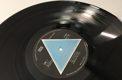 Lot 16 - PINK FLOYD - THE DARK SIDE OF THE MOON LP (UK COMPLETE SOLID TRIANGLE - SHVL 804)