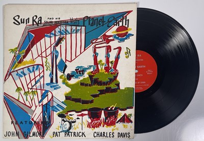 Lot 31 - SUN RA AND HIS SOLAR ARKESTRA - VISTS PLANET EARTH LP (SATURN No. 9956-11)