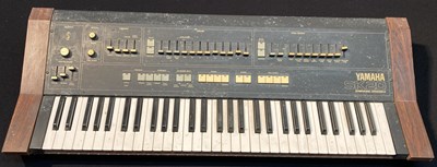Lot 2 - Yamaha SK20 Synthesizer - 2