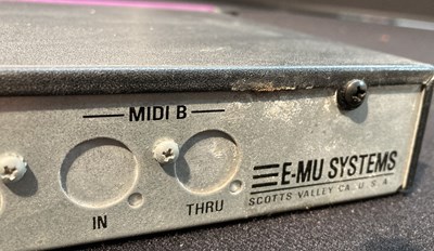 Lot 8 - Studio Equipment - E-MU Mo'Phatt - lot 8