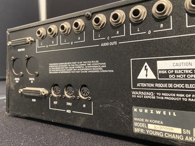 Lot 10 - Studio Equipment - Kurzweil K2000R V3 Synthesizer - 10