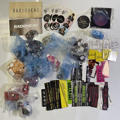 Lot 73 - LARGE COLLECTION OF INDIE / ALT PROMO ITEMS INC BADGES.