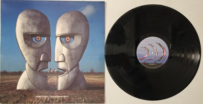 Lot 53 - PINK FLOYD - THE DIVISION BELL LP (ORIGINAL PRESSING - EMD 1055)