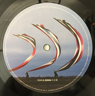 Lot 53 - PINK FLOYD - THE DIVISION BELL LP (ORIGINAL PRESSING - EMD 1055)