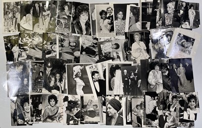 Lot 251 - ELIZABETH TAYLOR - LARGE COLLECTION OF PRESS PHOTOGRAPHS.